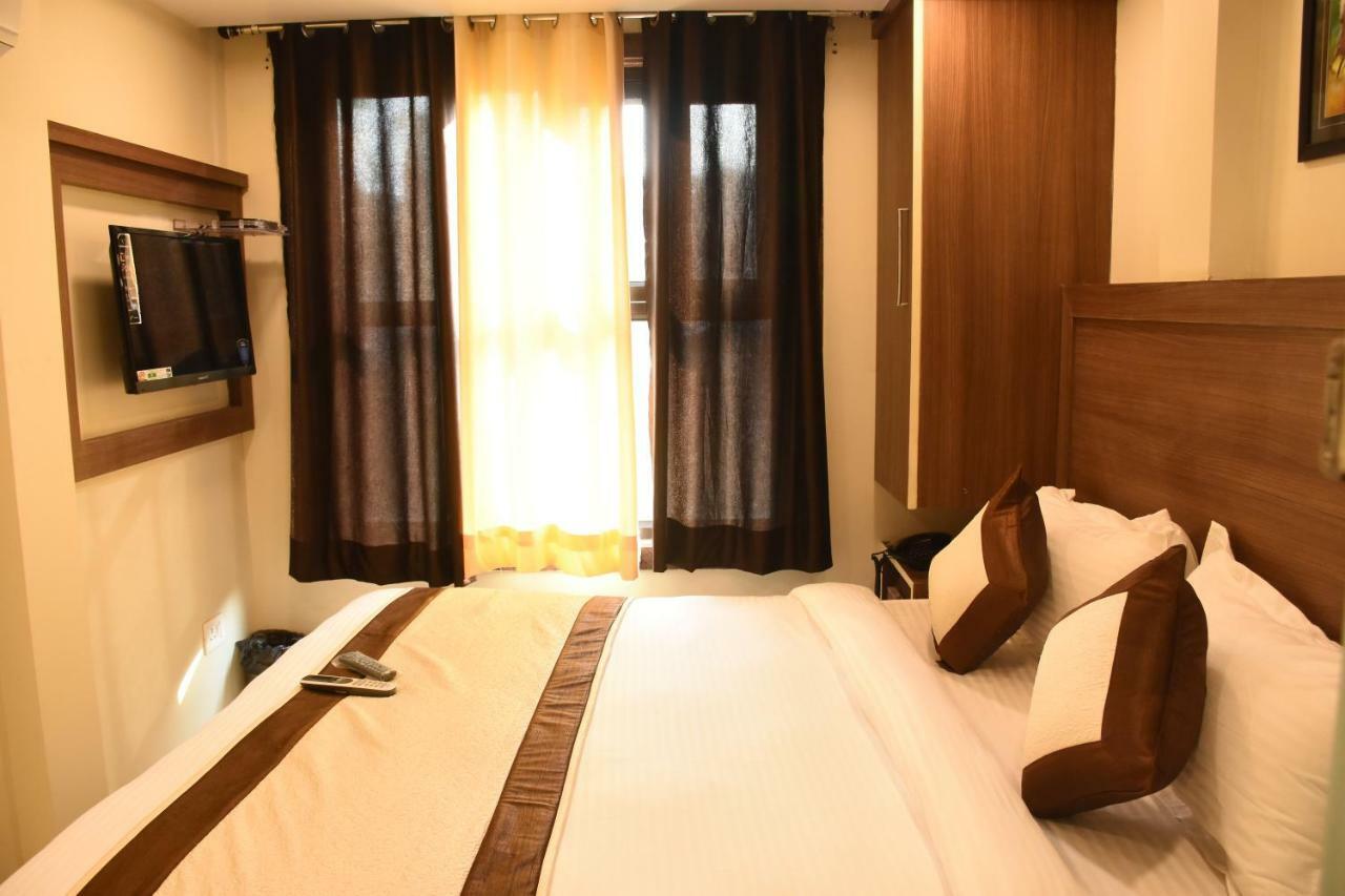 Hotel Kaushal Palace Νέο Δελχί Εξωτερικό φωτογραφία